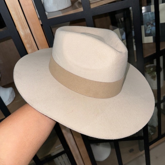 Teressa Foglia x Curateur western cowboy hat beige sand wide brim wool felt boho main image 10